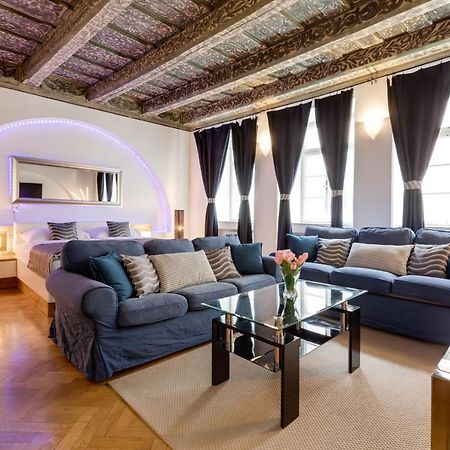 Charles Bridge Royal Apartments - Castle District プラハ エクステリア 写真