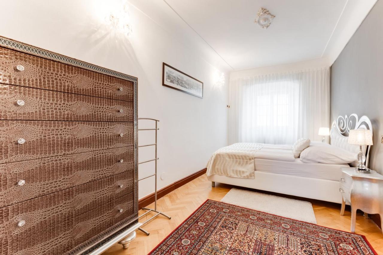 Charles Bridge Royal Apartments - Castle District プラハ エクステリア 写真