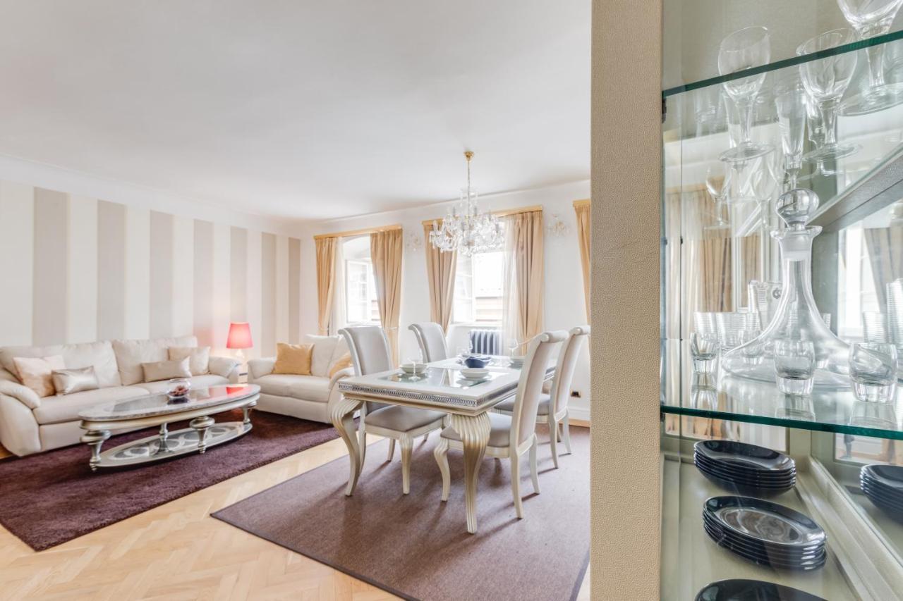 Charles Bridge Royal Apartments - Castle District プラハ エクステリア 写真