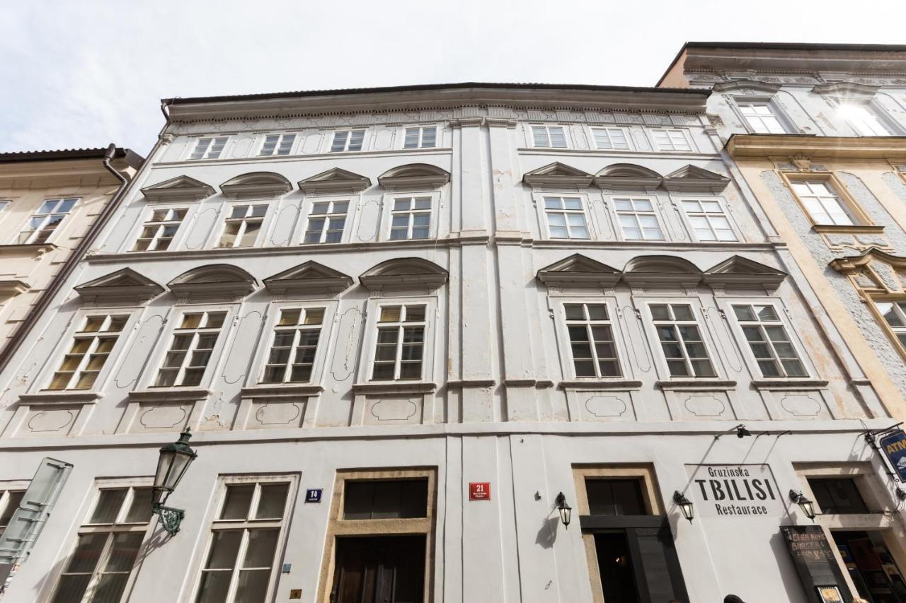 Charles Bridge Royal Apartments - Castle District プラハ エクステリア 写真