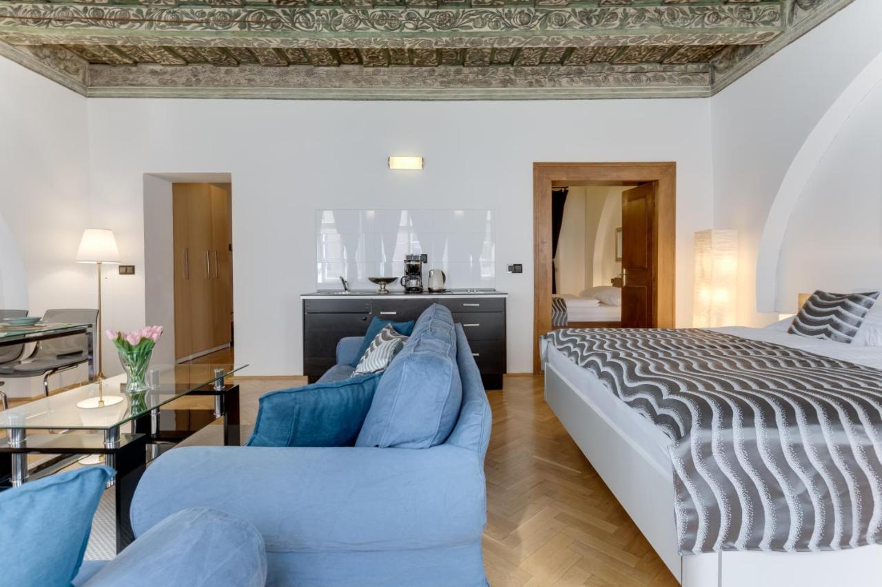 Charles Bridge Royal Apartments - Castle District プラハ エクステリア 写真