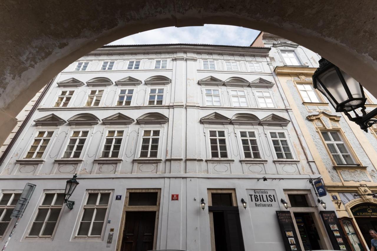 Charles Bridge Royal Apartments - Castle District プラハ エクステリア 写真