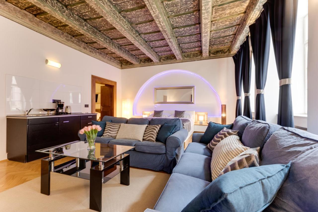Charles Bridge Royal Apartments - Castle District プラハ エクステリア 写真