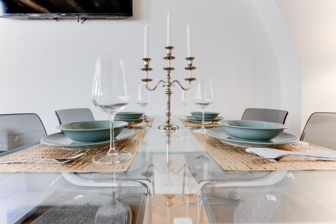 Charles Bridge Royal Apartments - Castle District プラハ エクステリア 写真